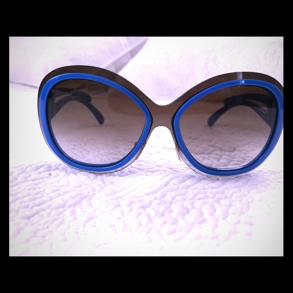 Louis Vuitton sunglasses . - Picture 1 of 4